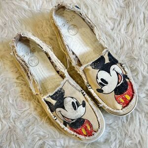 CROCS Mickey Mouse Disney Tan Canvas Slip On Loafer Flats Women’s 9 W